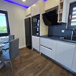 ゲストハウス къща