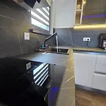ゲストハウス къща