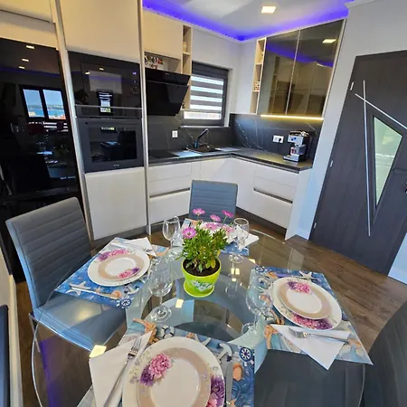 къща Gæstehus Obzor